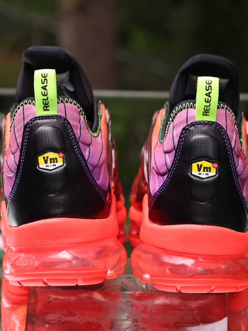 Nike Air Vapormax Plus Laser Crimson - Picture 10 of 15